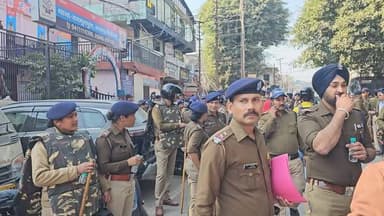 🛑 रेलवे भूमि अतिक्रमण मामले में फैसले से पहले प्रशासन अलर्ट, लेकिन स्थानीय परिवारों की सुरक्षा सर्वोच्च प्राथमिकता
हल्द...