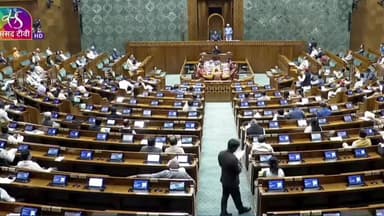 आज़मगढ़: सांसद धर्मेंद्र यादव ने संसद में जिले के रेलवे स्टेशन से जुड़ी समस्याओं पर उठाए सवाल, कहा- बुजुर्गों को हो रही दिक्कत