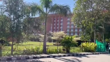 ગરૂડેશ્વર: કેવડિયા વિસ્તારમાં નો ડ્રોન હોવા છતાં ફોરચૂન હોટલ દ્વારા ડ્રોન ઉડાવતા સ્થાનિક દ્વારા કેવડિયા પોલીસ સ્ટેશનમાં ફરિયાદ કરી.