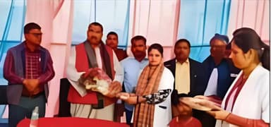 सिकटी: सिकटी प्रखंड के बरदाहा एपीएचसी में प्रधानमंत्री सुरक्षित मातृत्व अभियान के तहत विधायक ने केंद्र का उद्घाटन किया