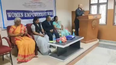 திருமயம்: JJ கல்லூரியில் முதன்மை மாவட்ட நீதியரசர் பூரண ஜெய ஆனந்த் வழிகாட்டிதன் படி சட்ட விழிப்புணர்வு முகாம் நடந்தது உலக மனித உரிமைகள் தினத்தை முன்னிட்டு