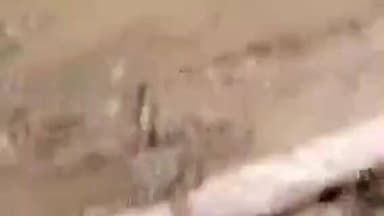 डुमरा: लक्ष्मी हाई स्कूल के मैदान से पानी निकालने का काम शुरू, सड़क पर फैला पानी