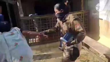 টিয়ক: বলমা মৰাণ গাঁওত চাঞ্চল্যকৰ ঘটনা , ঘৰৰ ভিতৰত মাতৃ, কন্যাৰ তেজৰে লুটুৰি পুতিৰি অৱস্থাত মৃতদেহ উদ্ধাৰ