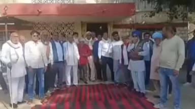 किशनगंज: किशनगंज में किसान महापंचायत ने बिजली कटौती के खिलाफ किया प्रदर्शन