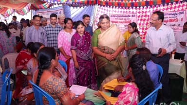 రాయపర్తి: గ్రామ పంచాయతీ మొదటి విడతలో ఎన్నికల పోలింగ్ ను పురస్కరించుకుని
డిస్ట్రిబ్యూషన్ కేంద్రాలను పరిశీలించిన ఎన్నికల పరిశీలకులు