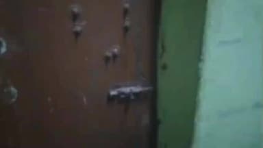 திருப்புவனம்: திருப்புவனம் தேர்முட்டி பகுதியில் குடிபோதை மர்ம நபர்களுக்கு தர்ம அடி போலீசார் விசாரணை