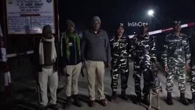 घोड़ासहन: सीमावर्ती इलाकों में बढ़ते अपराध पर लगाम लगाने के लिए एसएसबी और स्थानीय पुलिस डॉग स्क्वायड की मदद से कर रहे हैं जांच