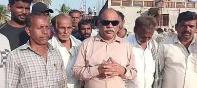 ಮಳವಳ್ಳಿ: ತಾಲ್ಲೂಕಿನ ಕುಂದೂರು ಗ್ರಾಮದಲ್ಲಿ ನಿರ್ಮಾಣ ಗೊಳ್ಳು ತ್ತಿರುವ ಒಕ್ಕಲಿಗರ ಭವನ ಸ್ಥಳಕ್ಕೆ ಮಾಜಿ ಶಾಸಕರಾದ ಡಾ. ಅನ್ನದಾನಿ ಭೇಟಿ ಪರಿಶೀಲನೆ