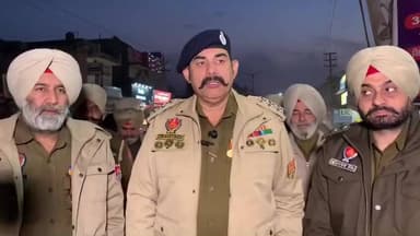 ਬਟਾਲਾ: ਸੰਮਤੀ ਅਤੇ ਜ਼ਿਲ੍ਹਾ ਪਰਿਸ਼ਦ ਦੀਆਂ ਚੋਣਾਂ ਨੂੰ ਲੈਕੇ ਫਤਿਹਗੜ੍ਹ ਚੂੜੀਆਂ ਵਿੱਚ ਪੁਲਿਸ ਨੇ ਕੱਢਿਆ ਫਲੈਗ ਮਾਰਚ