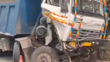 সুতি ২: হঠাৎ নিয়ন্ত্রণ হারিয়ে দুর্ঘটনা! সাজুরমোড়ে দুটি ডাম্পারের সংঘর্ষ