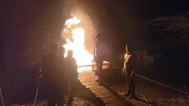 पुर्णा: मुंबई शिवारात रेती उत्खनन करणारे तराफे पोलिसांनी केले नष्ट