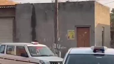 ਸਰਦੂਲਗੜ੍ਹ: ਜ਼ਿਲਾ ਪਰਿਸ਼ਦ ਅਤੇ ਪੰਚਾਇਤੀ ਚੋਣਾਂ ਨੂੰ ਲੈ ਕੇ ਹਲਕਾ ਸਰਦੂਲਗੜ੍ਹ ਦੇ ਕਸਬਾ ਝੁਨੀਰ ਵਿਖੇ ਕੱਢਿਆ ਫਲੈਗ ਮਾਰਚ