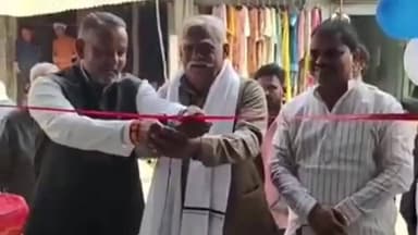 आज़मगढ़: जहानागंज के बजाज शोरूम पर युवाओं की पहली पसंद बनी 160 CC की बाइक, रमेश कनौजिया ने किया लॉन्च, माइलेज के साथ कीमत भी कम