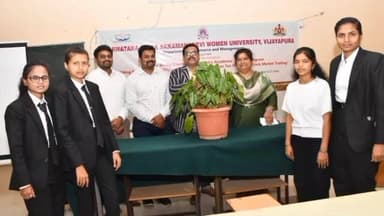 ತಿಕೋಟಾ: ವಿದ್ಯಾರ್ಥಿಗಳು ಹಣಾಸು ಹೂಡಿಕೆ ಕೌಶಲ್ಯ ಕಲಿಯಬೇಕು : ನಗರದಲ್ಲಿ ಕುಲಸಚಿವ ಶಂಕರಗೌಡ ಸೋಮನಾಳ