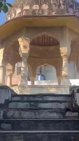 चौमूं: चोंमू के मोरीजा रोड स्थित सती माता मंदिर पर सामाजिक तत्वों की शिकायत के बाद थाना अधिकारी ने चलाया सफाई अभियान