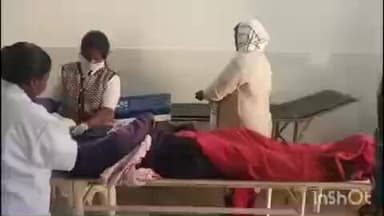 कामडारा: कामडारा पावर ग्रिड के पास खड़ी ट्रक से टकराया मोपेड चालक, घायल, सीएचसी में भर्ती