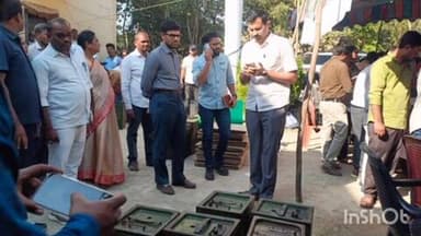 కొడంగల్: బొమ్రాస్పేట్ ఎంపీడీవో కార్యాలయం వద్ద ఎన్నికల సామాగ్రిని పరిశీలించిన కలెక్టర్ ప్రతీక్ జైన్
