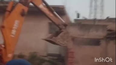 मेसकौर: अवैध निर्माण पर प्रशासन की कार्रवाई, न्यायालय के आदेश पर चला बुलडोजर