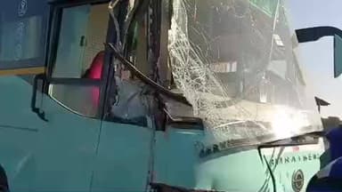 शाहपुरा: नेशनल हाईवे संख्या 48 पर बावड़ी में सवारियों से भरी बस और ट्रेलर में हुई भिड़ंत