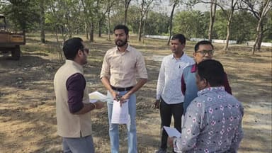 ଲୋଇସିଂହା: ହିରାପୁର ଗ୍ରାମ ପଞ୍ଚୟତର ମଣ୍ଡିଆପଦରେ ନିର୍ମାଣାଧୀନ ଉଦ୍ୟାନ ପରିଦର୍ଶନ କଲେ ଜିଲ୍ଲାପାଳ