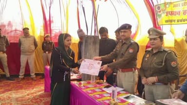 तिर्वा: इंदरगढ के कलशान गांव में मिशन शक्ति के तहत सीओ ने लगाई चौपाल, उत्कृष्ट कार्य करने वाली महिलाओं को किया गया सम्मानित