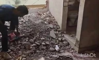 मुरार: माननीय हाईकोर्ट के आदेश पर दाल बाजार में अवैध अतिक्रमण पर निगम का डंडा चला