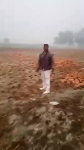 जमीन पर हो रहा है कब्जा कोई मदद नहीं कर रहा 🙏