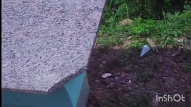 റാന്നി: റാന്നിയിൽ തിരുവാഭരണ പാതയിലെ കോൺക്രീറ്റ് ബെഞ്ച് സാമൂഹൃ വിരുദ്ധർ നശിപ്പിച്ചു