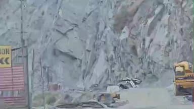 टापरी: किन्नौर के उरनी ढांक के समीप पुराने सड़क मार्ग को किया जा रहा ठीक, प्रशासन लगातार कर रहा है काम