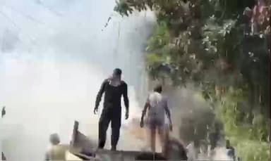 বইটামাৰী: কাশাৰপাৰাত খেৰ পৰিবাহী ট্ৰেক্টৰত সংঘটিত হয় ভয়ংকৰ অগ্নিকাণ্ড