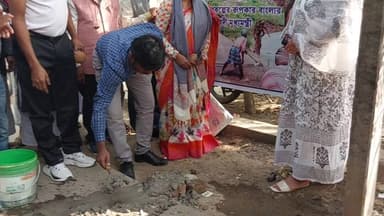 ময়না: শ্রীকন্ঠা গ্রামপঞ্চায়েতে পথশ্রী প্রকল্পের রাস্তা ভার্চুয়ালি উদ্বোধন করলেন মুখ্যমন্ত্রী, উপস্থিত BDO