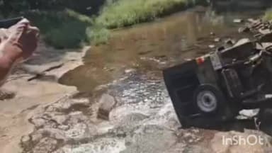 കൊയിലാണ്ടി: വോട്ടർമാരുമായി പോയ ജീപ്പ് കാവുംപുറം പാലത്തിൽ നിന്ന് താഴ്ചയിലേക്ക് മറിഞ്ഞ് അഞ്ചുപേർക്ക് പരുക്കേറ്റു