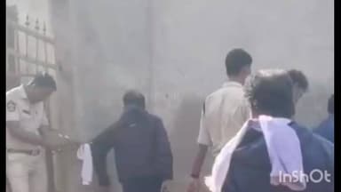 ఎచ్చెర్ల: కొవ్వాడ మత్స్యలేశం ఉన్నత పాఠశాలలో విద్యార్థినితో అసభ్యకరంగా ఆంగ్ల ఉపాధ్యాయుడు ప్రవర్తించాడని ఆరోపించిన గ్రామస్తులు