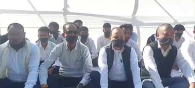 নাওবৈচা: নাওঁবৈচাত CAA বাতিল আৰু CAA গণ আন্দোলনত শ্বহীদ হোৱা পঞ্চ শ্বহীদক চৰকাৰীভাৱে মৰ্যাদা দিয়াৰ দাবীৰে প্ৰতিবাদ এজেৱাইচিপিৰ