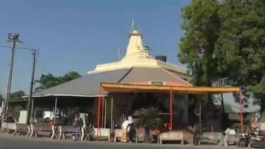 બારડોલી: શ્રી સાંઈ મંદિર, ધામદોડ ચોકડીનો 16 મો પાટો ઉત્સવ વર્ષગાંઠ, ભક્તિભાવ પૂર્વક વિવિધ સેવાકીય કાર્યો દ્વારા ઉજવવામાં આવી