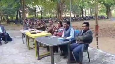 कुरडेग: कुरडेग थाना परिसर में क्रिसमस पर्व को ध्यान में रखते हुए शांति समिति की बैठक आयोजित