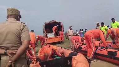 சங்கராபுரம்: மணிமுக்தா அணையில் தேசிய பேரிடர் மீட்பு சார்பில் புயலால் ஏற்பட்டுள்ள வெள்ள தடுப்பு பணிகள் குறித்த ஒத்திகை