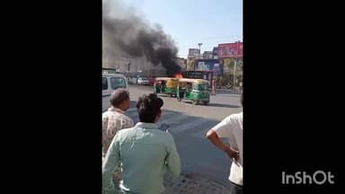 મણિનગર: સારંગપુરમાં રસ્તા વચ્ચે રિક્ષામાં આગ