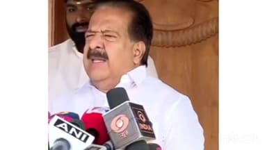 തിരുവനന്തപുരം: മുഖ്യമന്ത്രി ‘എൻപിള്ള’ നയം സ്വീകരിക്കുന്നത് ശരിയല്ലെന്ന് രമേശ് ചെന്നിത്തല വഴുതക്കാട് പറഞ്ഞു