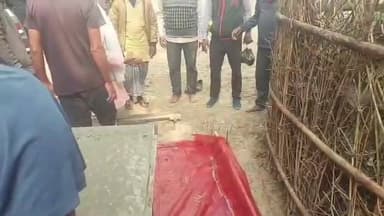 খেজুরি ২: খেজুরি সার্বিক খেলার মাঠ সংলগ্ন ঢালাই রাস্তা নির্মাণের শুভ সূচনা আজ করেন খেজুরি গ্রাম পঞ্চায়েতের প্রধান কালীপদ মন্ডল