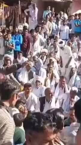 सिकराय: अतिक्रमण हटाने पर भड़के ग्रामीणों ने बाजार में 4 घंटे तक धरना प्रदर्शन किया