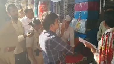 ದಾವಣಗೆರೆ: ಬಾಡಿಗೆ ಬಾಕಿ ಉಳಿಸಿಕೊಂಡಿದ್ದ ನಗರದ ವಾಣಿಜ್ಯ ಮಳಿಗೆಗಳಿಗೆ ಬೀಗ ಜಡಿದ ಅಧಿಕಾರಿಗಳು