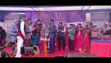 ज़ीरादेई: जिरादेई महोत्सव में महेंद्र उच्च विद्यालय में सांस्कृतिक कार्यक्रम आयोजित, नए जिलाधिकारी रहे मुख्य अतिथि