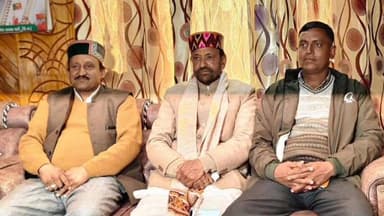 पधर: द्रंग के पूर्व विधायक जवाहर ठाकुर ने चौहार घाटी का किया दौरा