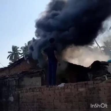 ಹಾನಗಲ್: ಪಟ್ಟಣದಲ್ಲಿ ಮನೆಗೆ ಬೆಂಕಿ;ಸುಟ್ಟು ಕರಕಾಲಾದ 2ಲಕ್ಷ ಬೆಲೆ ಬಾಳುವ ವಸ್ತುಗಳು