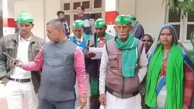 सीतापुर: आजाद समाज संगठन के लोगों ने कलेक्टट ऑफिस में पांच सूत्री मांगों को लेकर जिलाधिकारी को सौंपा ज्ञापन