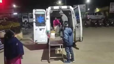 बिशुनपुर: बिशनपुर प्रखंड के पूरी समीप मोड़ पर अनियंत्रित बाइक पेड़ से टकराई