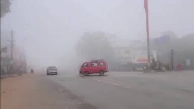 ରାଇରଙ୍ଗପୁର ସହର: ରାଇରଙ୍ଗପୁର ଉପଖଣ୍ଡରେ ସର୍ବନିମ୍ନ ତାପମାତ୍ରା ଛୁଇଁଲା ୧୦ଡିଗ୍ରୀ; ହାଡ଼ଭଙ୍ଗା ଶୀତରେ ଥରୁଛି ଜନଜୀବନ