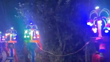 উদয়পুর: মাতাবাড়ী বিধানসভা কেন্দ্রের বিধায়ক অভিষেক দেবরায় ভাতৃজা শ্রীময়ী দিক্ষিতাকে কাঁকড়াবন বাসভবনে বরণ করে শোভাযাত্রা করে