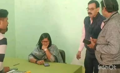 चीनोर: कलेक्टर ने KRG कॉलेज में मतदाता पुनरीक्षण कार्य का निरीक्षण किया